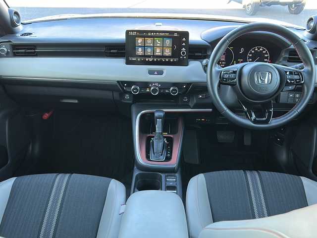 ホンダ ヴェゼル ハイブリッド e:HEV PLaY 茨城県 2022(令4)年 1.8万km ベージュ ホンダセンシング/純正ホンダコネクトナビ/フルセグTV/全方位カメラ/バックカメラ/フロントカメラ/サイドカメラ/純正18インチアルミホイール/純正フロアマット/パノラマルーフ/ハーフレザーシート/LEDヘッドライト/オートライト/パワーリアゲート/ETC2.0/スマートキー