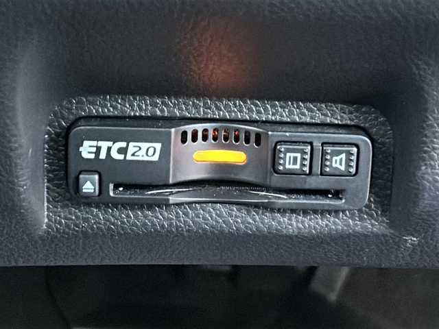 ホンダ ヴェゼル ハイブリッド e:HEV PLaY 茨城県 2022(令4)年 1.8万km ベージュ ホンダセンシング/純正ホンダコネクトナビ/フルセグTV/全方位カメラ/バックカメラ/フロントカメラ/サイドカメラ/純正18インチアルミホイール/純正フロアマット/パノラマルーフ/ハーフレザーシート/LEDヘッドライト/オートライト/パワーリアゲート/ETC2.0/スマートキー