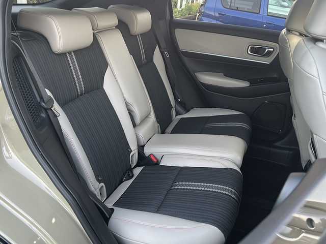 ホンダ ヴェゼル ハイブリッド e:HEV PLaY 茨城県 2022(令4)年 1.8万km ベージュ ホンダセンシング/純正ホンダコネクトナビ/フルセグTV/全方位カメラ/バックカメラ/フロントカメラ/サイドカメラ/純正18インチアルミホイール/純正フロアマット/パノラマルーフ/ハーフレザーシート/LEDヘッドライト/オートライト/パワーリアゲート/ETC2.0/スマートキー