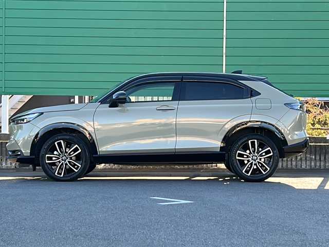 ホンダ ヴェゼル ハイブリッド e:HEV PLaY 茨城県 2022(令4)年 1.8万km ベージュ ホンダセンシング/純正ホンダコネクトナビ/フルセグTV/全方位カメラ/バックカメラ/フロントカメラ/サイドカメラ/純正18インチアルミホイール/純正フロアマット/パノラマルーフ/ハーフレザーシート/LEDヘッドライト/オートライト/パワーリアゲート/ETC2.0/スマートキー