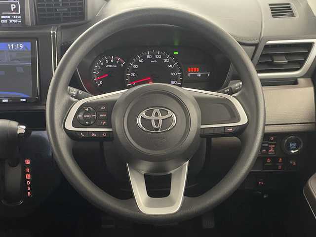 トヨタ ルーミー G 宮崎県 2020(令2)年 3.3万km ライトブルーメタリック 禁煙車/衝突被害軽減ブレーキ/純正9型ナビTV/（NSZT-Y68T/CD/DVD/Bluetooth/FMAM/フルセグTV)/純正ビルトインETC/純正LEDオートライト/純正フロアマット/社外前後ドライブレコーダー/両側電動スライドドア/パノラミックビューモニター/オートマチックハイビーム/クリアランスソナー/オートエアコン/オート電動格納ミラー/ウインカードアミラー/スマートキー/プッシュエンジンスタート/スペアキー/新車時保証書/取扱い説明書