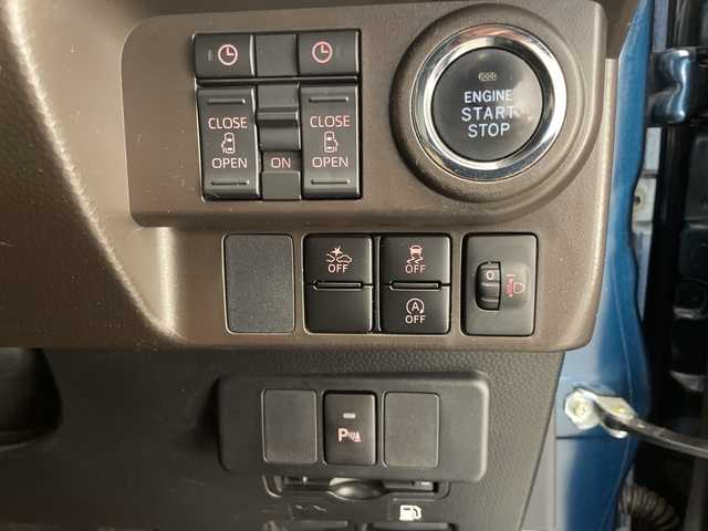 トヨタ ルーミー G 宮崎県 2020(令2)年 3.3万km ライトブルーメタリック 禁煙車/衝突被害軽減ブレーキ/純正9型ナビTV/（NSZT-Y68T/CD/DVD/Bluetooth/FMAM/フルセグTV)/純正ビルトインETC/純正LEDオートライト/純正フロアマット/社外前後ドライブレコーダー/両側電動スライドドア/パノラミックビューモニター/オートマチックハイビーム/クリアランスソナー/オートエアコン/オート電動格納ミラー/ウインカードアミラー/スマートキー/プッシュエンジンスタート/スペアキー/新車時保証書/取扱い説明書