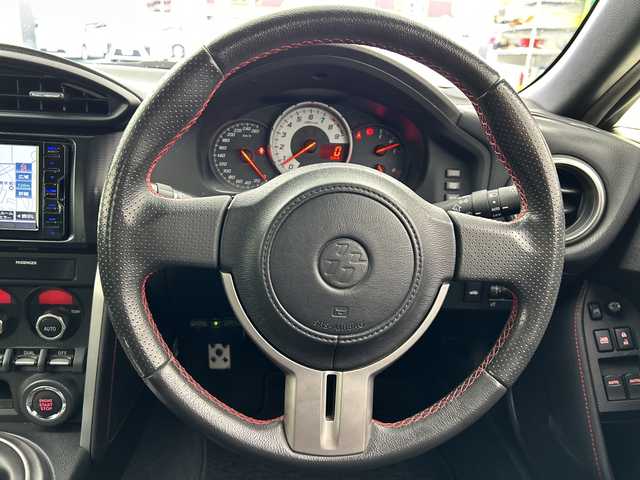 トヨタ ８６ GT 愛知県 2012(平24)年 6.7万km クリスタルブラックシリカ ケンウッドメモリーナビ/・MDV-S710W/TV/BT/TRDエアロ【フロント、サイド】/TRDエアロスタビライジングカバー/HKSデュアルマフラー/社外リアアンダー/社外リアスポイラー/社外17インチAW/バックモニター/ドライブレコーダ-/シートカバー/純正フロアマット/ETC/HIDヘッドライト/フロントフォグランプ/スマートキー/アルミペダル/ステンレススカッフプレート