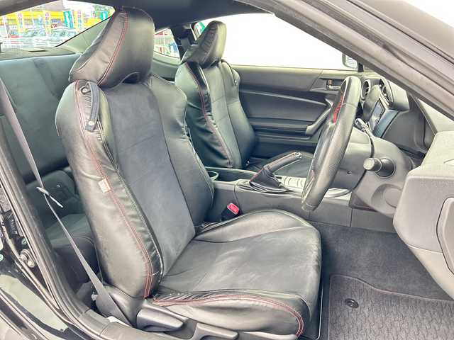 トヨタ ８６ GT 愛知県 2012(平24)年 6.7万km クリスタルブラックシリカ ケンウッドメモリーナビ/・MDV-S710W/TV/BT/TRDエアロ【フロント、サイド】/TRDエアロスタビライジングカバー/HKSデュアルマフラー/社外リアアンダー/社外リアスポイラー/社外17インチAW/バックモニター/ドライブレコーダ-/シートカバー/純正フロアマット/ETC/HIDヘッドライト/フロントフォグランプ/スマートキー/アルミペダル/ステンレススカッフプレート