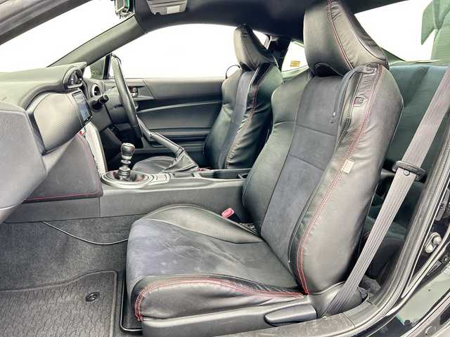 トヨタ ８６ GT 愛知県 2012(平24)年 6.7万km クリスタルブラックシリカ ケンウッドメモリーナビ/・MDV-S710W/TV/BT/TRDエアロ【フロント、サイド】/TRDエアロスタビライジングカバー/HKSデュアルマフラー/社外リアアンダー/社外リアスポイラー/社外17インチAW/バックモニター/ドライブレコーダ-/シートカバー/純正フロアマット/ETC/HIDヘッドライト/フロントフォグランプ/スマートキー/アルミペダル/ステンレススカッフプレート