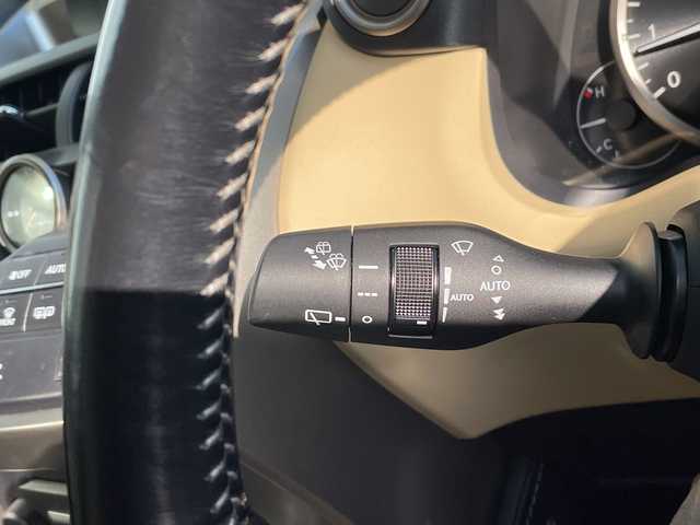 レクサス ＮＸ 200t Iパッケージ 愛知県 2016(平28)年 4.2万km ソニッククォーツ 純正ナビ/全方位カメラ/三眼LEDヘッドライト/本革レザー/レーダークルーズコントロール/シートヒーター/バックカメラ/電動リアゲート/パワーシート/コーナーセンサー/純正アルミホイール/ETC2.0/ブラインドスポットモニター/パドルシフト/ステアリングヒーター/ドライブレコーダー/衝突軽減システム/フルセグ/CD DVD/Bluetooth/ステアリングスイッチ/スマートキー/プッシュスタート