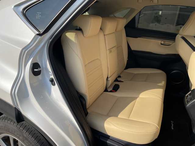 レクサス ＮＸ 200t Iパッケージ 愛知県 2016(平28)年 4.2万km ソニッククォーツ 純正ナビ/全方位カメラ/三眼LEDヘッドライト/本革レザー/レーダークルーズコントロール/シートヒーター/バックカメラ/電動リアゲート/パワーシート/コーナーセンサー/純正アルミホイール/ETC2.0/ブラインドスポットモニター/パドルシフト/ステアリングヒーター/ドライブレコーダー/衝突軽減システム/フルセグ/CD DVD/Bluetooth/ステアリングスイッチ/スマートキー/プッシュスタート