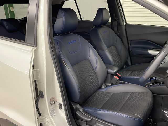 日産 キックス オーテック 熊本県 2021(令3)年 3.8万km ホワイト 禁煙車/AUTECH専用インテリア/・レザーシート/・インストパッド/・インストパッド、センターコンソール/・ブルーレザレットドアトリム/・フロアマット/・ドアバイザー/AUTECH　AWノーマルタイヤ/プロパイロット/エマージェンシーブレーキ/ハンドル支援/側方支援/ふらつき防止/デジタルルームミラー/アラウンドビューモニター/ディーラーナビ(CD.DVD.BT.SD)/フルセグ/ドライブレコーダー/ETC/電動パーキングブレーキ/オートホールド/LEDヘッドライト/プッシュスタート/スマートキーｘ２