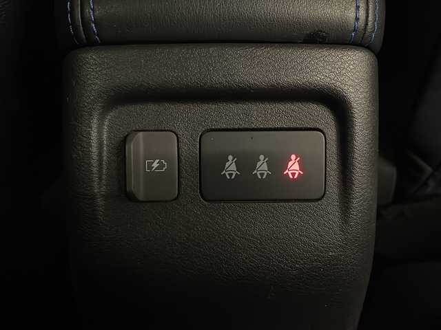 日産 キックス オーテック 熊本県 2021(令3)年 3.8万km ホワイト 禁煙車/AUTECH専用インテリア/・レザーシート/・インストパッド/・インストパッド、センターコンソール/・ブルーレザレットドアトリム/・フロアマット/・ドアバイザー/AUTECH　AWノーマルタイヤ/プロパイロット/エマージェンシーブレーキ/ハンドル支援/側方支援/ふらつき防止/デジタルルームミラー/アラウンドビューモニター/ディーラーナビ(CD.DVD.BT.SD)/フルセグ/ドライブレコーダー/ETC/電動パーキングブレーキ/オートホールド/LEDヘッドライト/プッシュスタート/スマートキーｘ２