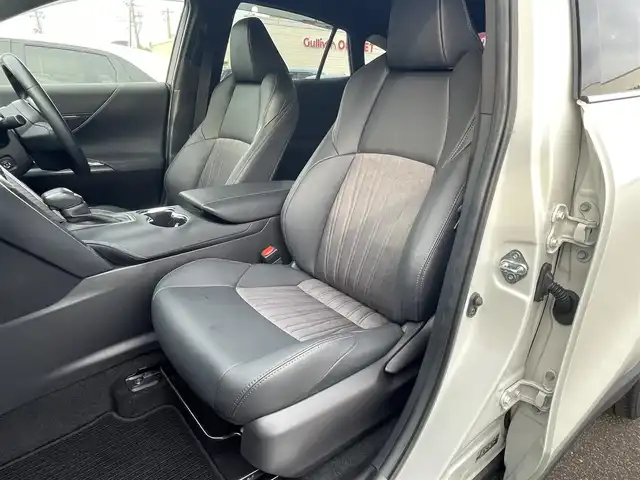 トヨタ ハリアー ハイブリッド Z 山口県 2022(令4)年 3.4万km ホワイトパールクリスタルシャイン JBL 12.3型ナビ フルセグTV BT USB AUX/全周囲カメラ/デジタルインナーミラー/ハーフレザーシート/パワーシート/パワーバックドア/ビルトイン 2.0ETC/19インチ アルミホイール/衝突被害軽減ブレーキ/レーダークルーズコントロール/レーンアシスト/オートマチックハイビーム/LEDオートヘッドライト/フォグライト/コーナーセンサー/スマートキー 2個/ステアリングリモコン/置くだけ充電/W サイド カーテン ニー エアバッグ/保証書 取説/禁煙車
