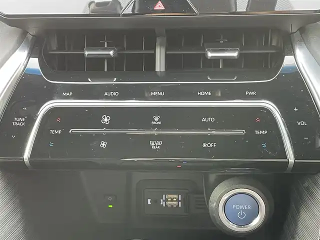 トヨタ ハリアー ハイブリッド Z 山口県 2022(令4)年 3.4万km ホワイトパールクリスタルシャイン JBL 12.3型ナビ フルセグTV BT USB AUX/全周囲カメラ/デジタルインナーミラー/ハーフレザーシート/パワーシート/パワーバックドア/ビルトイン 2.0ETC/19インチ アルミホイール/衝突被害軽減ブレーキ/レーダークルーズコントロール/レーンアシスト/オートマチックハイビーム/LEDオートヘッドライト/フォグライト/コーナーセンサー/スマートキー 2個/ステアリングリモコン/置くだけ充電/W サイド カーテン ニー エアバッグ/保証書 取説/禁煙車