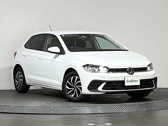 フォルクスワーゲン ＶＷ ポロ TSI アクティブ 愛媛県 2022(令4)年 2.4万km 白 衝突軽減ブレーキ　レーダークルーズコントロール　純正ディスプレイオーディオ　Bluetooth　AppleCarPlay AndroidAuto　FM　AM　SD　USB バックカメラ　本革ステアリング　パドルシフト　ステアリングリモコン　ICターボ　ウインカーミラー　プッシュスタート　スマートキー　スペアキー