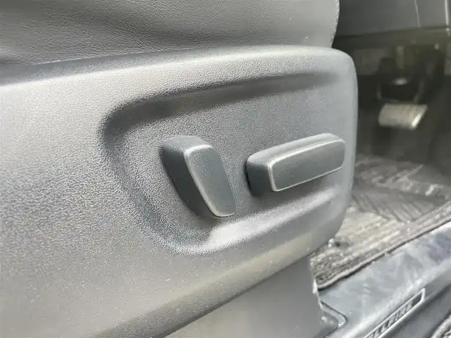 トヨタ ヴェルファイア Z Gエディション 愛媛県 2020(令2)年 1.4万km ホワイトパールクリスタルシャイン ワンオーナー/純正ディスプレイオーディオナビ/12.1インチ純正フリップダウンモニター/・Bluetooth/・CD/DVD/・USB入力端子/フルセグTV（走行時視聴可能）/バックカメラ/ビルドインETC/ドライブレコーダー/両側パワースライドドア/パワーバックドア/レザーシート/パワーシート/快適温熱シート/ステアリングヒーター/プリクラッシュセーフティシステム（ＰＣＳ）/レーントレーシングアシスト（ＬＴＡ）/レーダークルーズコントロール/オートマチックハイビーム（ＡＨＢ）/コーナーセンサー/純正フロアマット/純正18インチAW/LEDヘッドライト/カーテンエアバッグ/スペアキー/スマートキー/取扱説明書