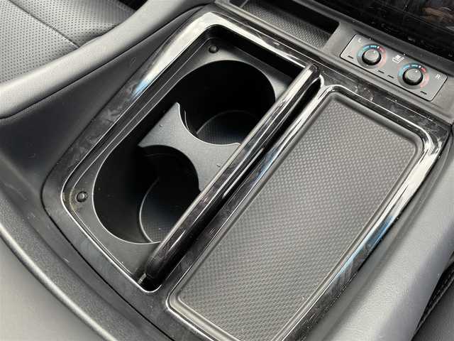 トヨタ ヴェルファイア Z Gエディション 愛媛県 2020(令2)年 1.4万km ホワイトパールクリスタルシャイン ワンオーナー/純正ディスプレイオーディオナビ/12.1インチ純正フリップダウンモニター/・Bluetooth/・CD/DVD/・USB入力端子/フルセグTV（走行時視聴可能）/バックカメラ/ビルドインETC/ドライブレコーダー/両側パワースライドドア/パワーバックドア/レザーシート/パワーシート/快適温熱シート/ステアリングヒーター/プリクラッシュセーフティシステム（ＰＣＳ）/レーントレーシングアシスト（ＬＴＡ）/レーダークルーズコントロール/オートマチックハイビーム（ＡＨＢ）/コーナーセンサー/純正フロアマット/純正18インチAW/LEDヘッドライト/カーテンエアバッグ/スペアキー/スマートキー/取扱説明書