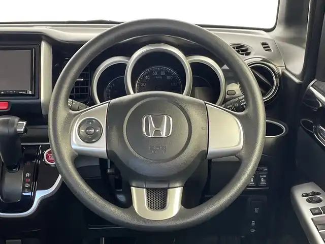 ホンダ Ｎ ＢＯＸ カスタム SSパッケージ 新潟県 2015(平27)年 4.3万km プレミアムベルベットパープル・パール 社外メモリナビ（型式：AVN-G05）/・AM/FM/CD/DVD/Bluetooth/USB/フルセグ/バックモニター/両側パワースライドドア/ベンチシート/キセノンヘッドライト/オートライト/純正フロアマット/純正14インチAW夏タイヤ/ABS/横滑り防止機能/保証書