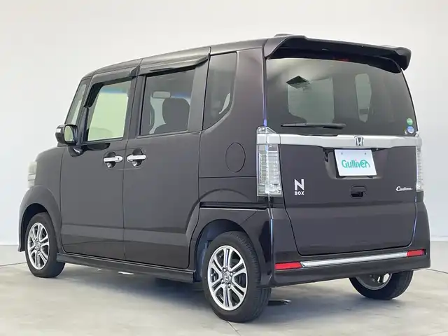 ホンダ Ｎ ＢＯＸ カスタム SSパッケージ 新潟県 2015(平27)年 4.3万km プレミアムベルベットパープル・パール 社外メモリナビ（型式：AVN-G05）/・AM/FM/CD/DVD/Bluetooth/USB/フルセグ/バックモニター/両側パワースライドドア/ベンチシート/キセノンヘッドライト/オートライト/純正フロアマット/純正14インチAW夏タイヤ/ABS/横滑り防止機能/保証書