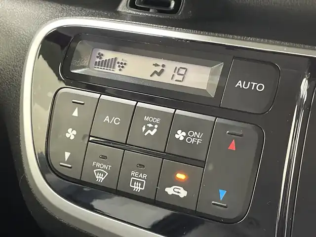 ホンダ Ｎ ＢＯＸ カスタム SSパッケージ 新潟県 2015(平27)年 4.3万km プレミアムベルベットパープル・パール 社外メモリナビ（型式：AVN-G05）/・AM/FM/CD/DVD/Bluetooth/USB/フルセグ/バックモニター/両側パワースライドドア/ベンチシート/キセノンヘッドライト/オートライト/純正フロアマット/純正14インチAW夏タイヤ/ABS/横滑り防止機能/保証書