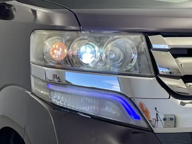 ホンダ Ｎ ＢＯＸ カスタム SSパッケージ 新潟県 2015(平27)年 4.3万km プレミアムベルベットパープル・パール 社外メモリナビ（型式：AVN-G05）/・AM/FM/CD/DVD/Bluetooth/USB/フルセグ/バックモニター/両側パワースライドドア/ベンチシート/キセノンヘッドライト/オートライト/純正フロアマット/純正14インチAW夏タイヤ/ABS/横滑り防止機能/保証書