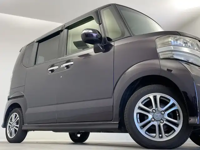 ホンダ Ｎ ＢＯＸ カスタム SSパッケージ 新潟県 2015(平27)年 4.3万km プレミアムベルベットパープル・パール 社外メモリナビ（型式：AVN-G05）/・AM/FM/CD/DVD/Bluetooth/USB/フルセグ/バックモニター/両側パワースライドドア/ベンチシート/キセノンヘッドライト/オートライト/純正フロアマット/純正14インチAW夏タイヤ/ABS/横滑り防止機能/保証書