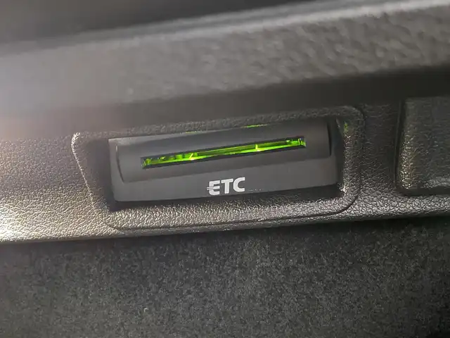 アウディ Ｑ３ 2．0 TFSI クワトロ 新潟県 2014(平26)年 9.7万km ファントムブラックパールエフェクト ワンオーナー/４WD/ドライブレコーダー/ETC/アイドリングストップ/横滑り防止装置