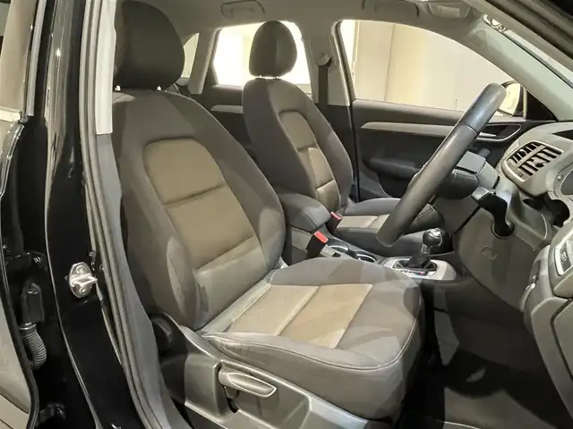 アウディ Ｑ３ 2．0 TFSI クワトロ 新潟県 2014(平26)年 9.7万km ファントムブラックパールエフェクト ワンオーナー/４WD/ドライブレコーダー/ETC/アイドリングストップ/横滑り防止装置