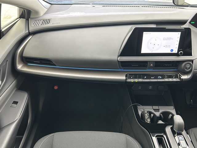 トヨタ プリウス G 宮城県 2024(令6)年 0.8万km アティチュードブラックマイカ 4WD /純正ディスプレイオーディオ/(AM/FM/TV/USB/Miracast)/バックカメラ/トヨタセーフティーセンス/レーダークルーズコントロール/BSM/シートヒーター/プッシュスタート/スマートキー/ウィンドシールドデアイサー/リアカメラウォッシャー/オートライト/オートマチックハイビーム/LEDヘッドライト/ヘッドライトレベライザー/社外17インチアルミホイール
