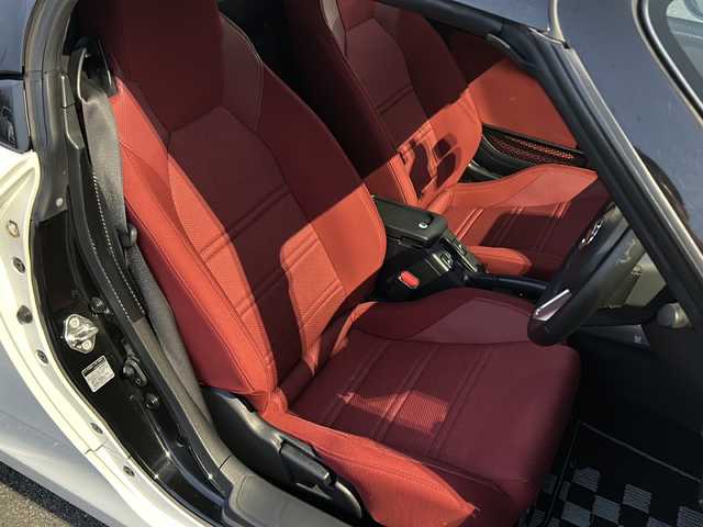 ダイハツ コペン ローブ 愛媛県 2023(令5)年 2.2万km パールホワイトⅢ 社外ナビ/・Bluetooth/・CD/DVD/ワンセグ/バックカメラ/ETC/前席シートヒーター/ドライブレコーダー前のみ/純正フロアマット/純正16インチAW/純正フロアマット/オートライト/オートLEDヘッドライト/フォグランプ/横滑り防止装置/アイドリングストップ/プッシュスタート
