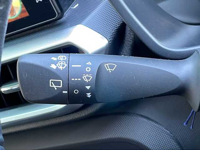 トヨタ ライズ Z 岐阜県 2021(令3)年 5.1万km シャイニングホワイトパール 禁煙車/モデリスタエアロ/純正ディスプレイオーディオ/アップルカープレイ/アンドロイドオート/AM/FM/USB/フルセグTV/クルーズコントロール/４WD/シートヒーター/前後コーナーセンサー/衝突軽減ブレーキ/アラウンドビュー/純正ドライブレコーダー/ビルトインETC2.0/アイドリングストップ/ハンドルスイッチ/カーテンエアバッグ/オートエアコン/エンジンスターター/プッシュスタート/スマートキー/スペアキー