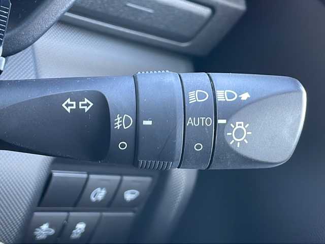 トヨタ ライズ Z 岐阜県 2021(令3)年 5.1万km シャイニングホワイトパール 禁煙車/モデリスタエアロ/純正ディスプレイオーディオ/アップルカープレイ/アンドロイドオート/AM/FM/USB/フルセグTV/クルーズコントロール/４WD/シートヒーター/前後コーナーセンサー/衝突軽減ブレーキ/アラウンドビュー/純正ドライブレコーダー/ビルトインETC2.0/アイドリングストップ/ハンドルスイッチ/カーテンエアバッグ/オートエアコン/エンジンスターター/プッシュスタート/スマートキー/スペアキー