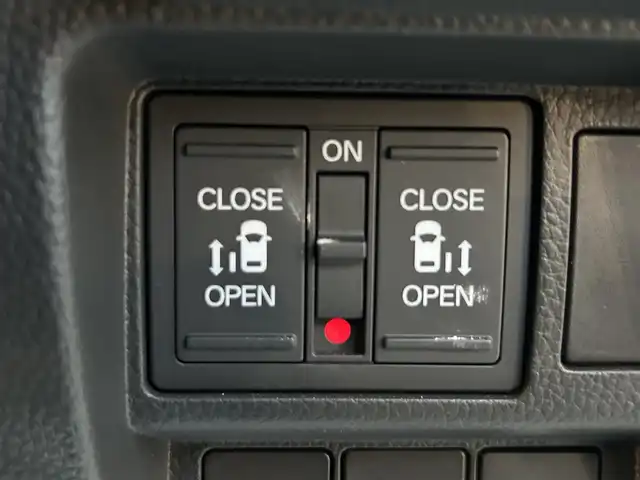 ホンダ ステップワゴン スパーダ eHEV プレミアムライン 福岡県 2022(令4)年 2.9万km プラチナホワイトパール 純正11.4型SDナビ(フルセグTV/CD/DVD/BT)アラウンドビューホンダセンシングフリップダウンモニターコーナーセンサー両側パワスラクルコンドラレコETCシートヒーターUSB純正フロアマット純正LED純正アルミホイールプッシュスタートスマートキー