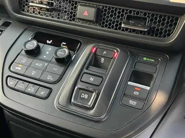 ホンダ ステップワゴン スパーダ eHEV プレミアムライン 福岡県 2022(令4)年 2.9万km プラチナホワイトパール 純正11.4型SDナビ(フルセグTV/CD/DVD/BT)アラウンドビューホンダセンシングフリップダウンモニターコーナーセンサー両側パワスラクルコンドラレコETCシートヒーターUSB純正フロアマット純正LED純正アルミホイールプッシュスタートスマートキー