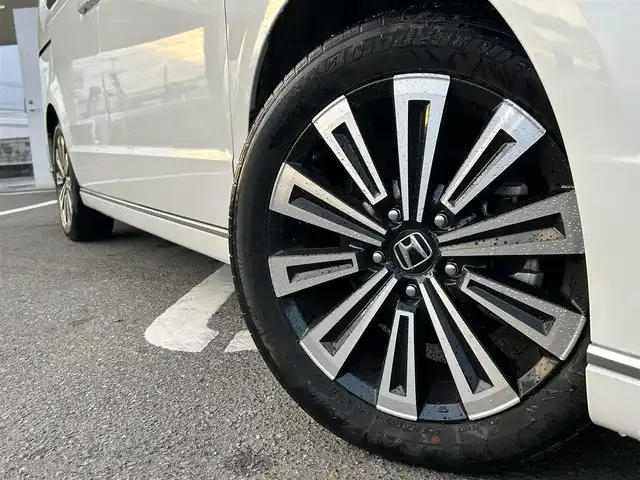 ホンダ ステップワゴン スパーダ eHEV プレミアムライン 福岡県 2022(令4)年 2.9万km プラチナホワイトパール 純正11.4型SDナビ(フルセグTV/CD/DVD/BT)アラウンドビューホンダセンシングフリップダウンモニターコーナーセンサー両側パワスラクルコンドラレコETCシートヒーターUSB純正フロアマット純正LED純正アルミホイールプッシュスタートスマートキー