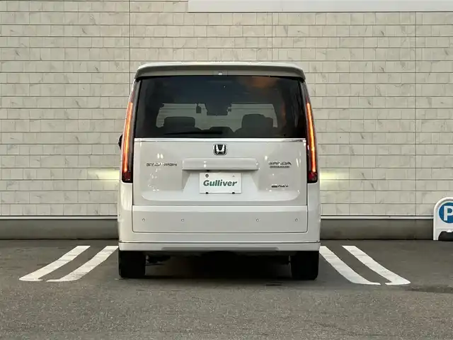 ホンダ ステップワゴン スパーダ eHEV プレミアムライン 福岡県 2022(令4)年 2.9万km プラチナホワイトパール 純正11.4型SDナビ(フルセグTV/CD/DVD/BT)アラウンドビューホンダセンシングフリップダウンモニターコーナーセンサー両側パワスラクルコンドラレコETCシートヒーターUSB純正フロアマット純正LED純正アルミホイールプッシュスタートスマートキー
