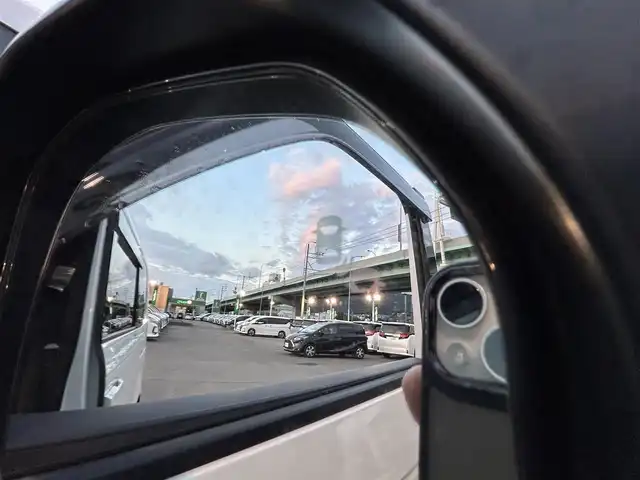 ホンダ ステップワゴン スパーダ eHEV プレミアムライン 福岡県 2022(令4)年 2.9万km プラチナホワイトパール 純正11.4型SDナビ(フルセグTV/CD/DVD/BT)アラウンドビューホンダセンシングフリップダウンモニターコーナーセンサー両側パワスラクルコンドラレコETCシートヒーターUSB純正フロアマット純正LED純正アルミホイールプッシュスタートスマートキー