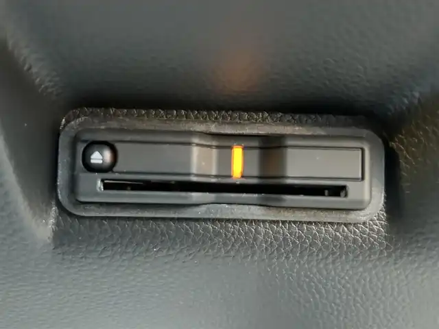 ホンダ ステップワゴン スパーダ eHEV プレミアムライン 福岡県 2022(令4)年 2.9万km プラチナホワイトパール 純正11.4型SDナビ(フルセグTV/CD/DVD/BT)アラウンドビューホンダセンシングフリップダウンモニターコーナーセンサー両側パワスラクルコンドラレコETCシートヒーターUSB純正フロアマット純正LED純正アルミホイールプッシュスタートスマートキー