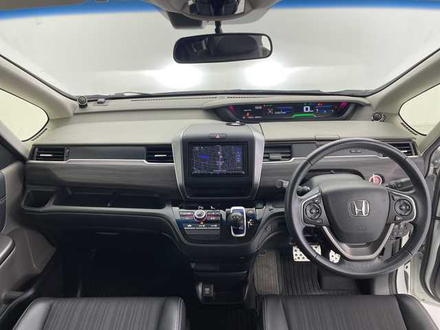 ホンダ フリード ハイブリット G ホンダセンシング 愛知県 2017(平29)年 6万km ホワイトオーキッドパール 社外ナビ/・Bluetooth/・CD/DVD/・フルセグテレビ/バックカメラ/レーダークルーズコントロール/衝突軽減ブレーキ/レーンキープアシスト/ハーフレザーシート/ルーフキャリア/RAZOシフトノブ/両側パワースライドドア/ビルトインETC