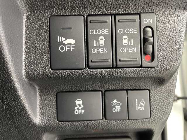 ホンダ フリード ハイブリット G ホンダセンシング 愛知県 2017(平29)年 6万km ホワイトオーキッドパール 社外ナビ/・Bluetooth/・CD/DVD/・フルセグテレビ/バックカメラ/レーダークルーズコントロール/衝突軽減ブレーキ/レーンキープアシスト/ハーフレザーシート/ルーフキャリア/RAZOシフトノブ/両側パワースライドドア/ビルトインETC