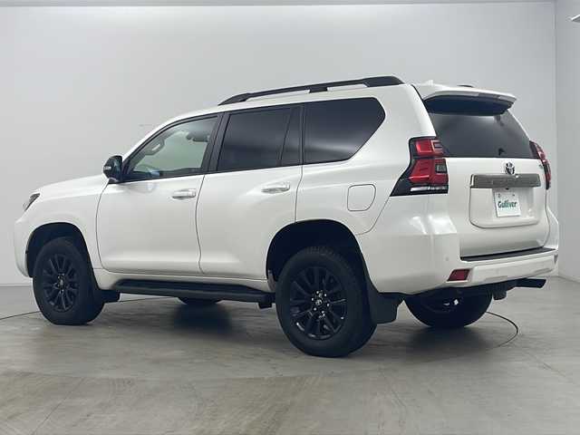 トヨタ ランドクルーザー プラド TX Lパッケージ ブラックED 道央・札幌 2021(令3)年 1.5万km ホワイトパールクリスタルシャイン ・4WD/・寒冷地仕様/・ルーフレール/・リアスポイラー/・サイドステップ/・純正ディスプレイオーディオ/（TV/BT/AppleCarPlay/AndroidAuto）/・全方位カメラ/・バックカメラ/・アダプティブクルーズコントロール/・革シート/・前席パワーシート＆シートヒーター＆ベンチレーション/・ドアミラーヒーター/・フロントワイパーデアイザー/・ビルトインETC2.0/・オートライト/・オートマチックハイビーム/・TSS/・横滑り防止装置/・LDA