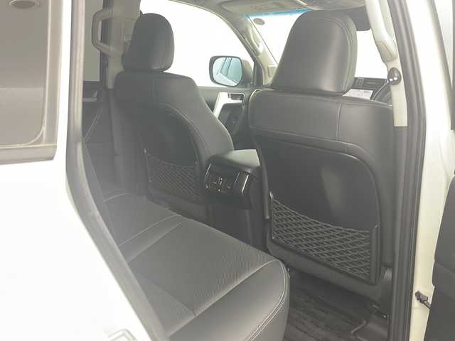 トヨタ ランドクルーザー プラド TX Lパッケージ ブラックED 道央・札幌 2021(令3)年 1.5万km ホワイトパールクリスタルシャイン ・4WD/・寒冷地仕様/・ルーフレール/・リアスポイラー/・サイドステップ/・純正ディスプレイオーディオ/（TV/BT/AppleCarPlay/AndroidAuto）/・全方位カメラ/・バックカメラ/・アダプティブクルーズコントロール/・革シート/・前席パワーシート＆シートヒーター＆ベンチレーション/・ドアミラーヒーター/・フロントワイパーデアイザー/・ビルトインETC2.0/・オートライト/・オートマチックハイビーム/・TSS/・横滑り防止装置/・LDA