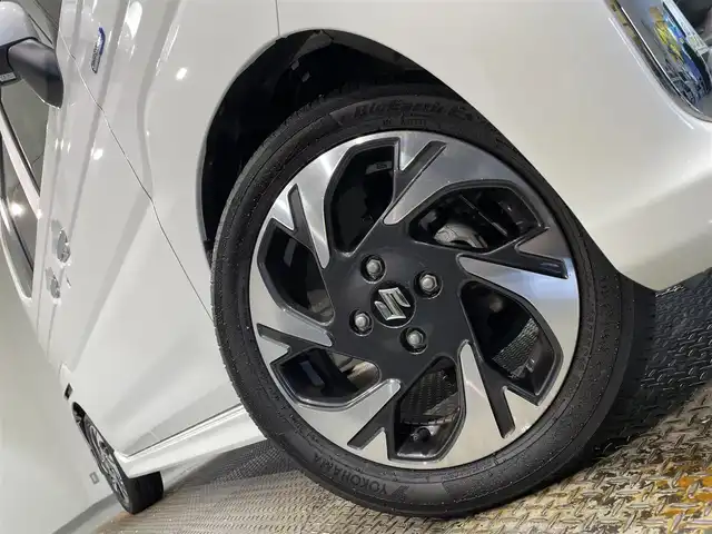 スズキ スペーシア カスタム HYBRID XS 愛知県 2023(令5)年 1.4万km ピュアホワイトP ８incナビ/CD/DVD/BT/フルセグTV/衝突軽減ブレーキ/クルーズコントロール/車線逸脱警報/先行車発進お知らせ機能/踏み間違い防止/両側パワースライドドア/ヘッドアップディスプレイ/シートヒーター/ステアリングヒーター/サーキュレーター/オートブレーキホールド/電子サイドブレーキ/スマートキー/プッシュスタート/LEDヘッドライト/オートライト/ハイビームアシスト