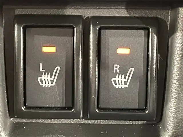 スズキ スペーシア カスタム HYBRID XS 愛知県 2023(令5)年 1.4万km ピュアホワイトP ８incナビ/CD/DVD/BT/フルセグTV/衝突軽減ブレーキ/クルーズコントロール/車線逸脱警報/先行車発進お知らせ機能/踏み間違い防止/両側パワースライドドア/ヘッドアップディスプレイ/シートヒーター/ステアリングヒーター/サーキュレーター/オートブレーキホールド/電子サイドブレーキ/スマートキー/プッシュスタート/LEDヘッドライト/オートライト/ハイビームアシスト