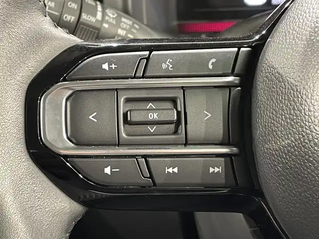 スズキ スペーシア カスタム HYBRID XS 愛知県 2023(令5)年 1.4万km ピュアホワイトP ８incナビ/CD/DVD/BT/フルセグTV/衝突軽減ブレーキ/クルーズコントロール/車線逸脱警報/先行車発進お知らせ機能/踏み間違い防止/両側パワースライドドア/ヘッドアップディスプレイ/シートヒーター/ステアリングヒーター/サーキュレーター/オートブレーキホールド/電子サイドブレーキ/スマートキー/プッシュスタート/LEDヘッドライト/オートライト/ハイビームアシスト