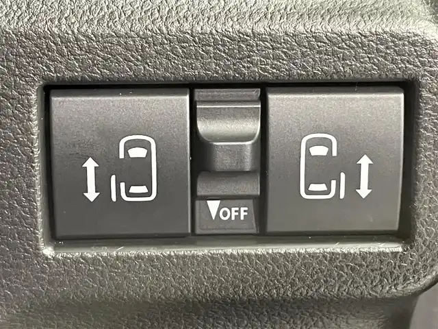 スズキ スペーシア カスタム HYBRID XS 愛知県 2023(令5)年 1.4万km ピュアホワイトP ８incナビ/CD/DVD/BT/フルセグTV/衝突軽減ブレーキ/クルーズコントロール/車線逸脱警報/先行車発進お知らせ機能/踏み間違い防止/両側パワースライドドア/ヘッドアップディスプレイ/シートヒーター/ステアリングヒーター/サーキュレーター/オートブレーキホールド/電子サイドブレーキ/スマートキー/プッシュスタート/LEDヘッドライト/オートライト/ハイビームアシスト