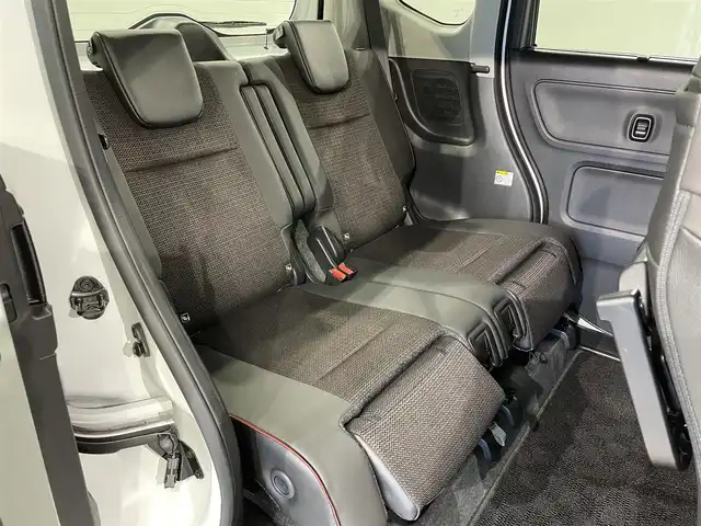 スズキ スペーシア カスタム HYBRID XS 愛知県 2023(令5)年 1.4万km ピュアホワイトP ８incナビ/CD/DVD/BT/フルセグTV/衝突軽減ブレーキ/クルーズコントロール/車線逸脱警報/先行車発進お知らせ機能/踏み間違い防止/両側パワースライドドア/ヘッドアップディスプレイ/シートヒーター/ステアリングヒーター/サーキュレーター/オートブレーキホールド/電子サイドブレーキ/スマートキー/プッシュスタート/LEDヘッドライト/オートライト/ハイビームアシスト