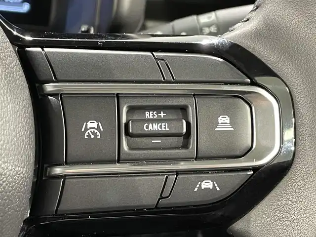 スズキ スペーシア カスタム HYBRID XS 愛知県 2023(令5)年 1.4万km ピュアホワイトP ８incナビ/CD/DVD/BT/フルセグTV/衝突軽減ブレーキ/クルーズコントロール/車線逸脱警報/先行車発進お知らせ機能/踏み間違い防止/両側パワースライドドア/ヘッドアップディスプレイ/シートヒーター/ステアリングヒーター/サーキュレーター/オートブレーキホールド/電子サイドブレーキ/スマートキー/プッシュスタート/LEDヘッドライト/オートライト/ハイビームアシスト