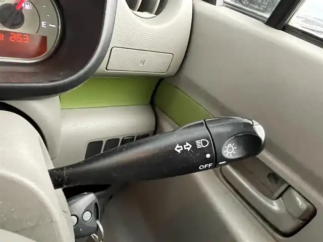 ダイハツ ムーヴ コンテ L 千葉県 2015(平27)年 12.1万km マスカットグリーンメタリック ユーザー買取車両/純正オーディオ/・CD/ラジオ/AUX/キーレスエントリー/社外フロアマット/サイドバイザー/電動格納ミラー/ハロゲンヘッドライト