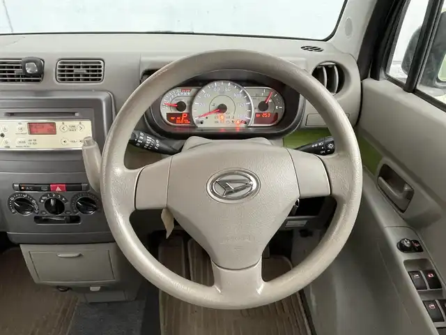 ダイハツ ムーヴ コンテ L 千葉県 2015(平27)年 12.1万km マスカットグリーンメタリック ユーザー買取車両/純正オーディオ/・CD/ラジオ/AUX/キーレスエントリー/社外フロアマット/サイドバイザー/電動格納ミラー/ハロゲンヘッドライト