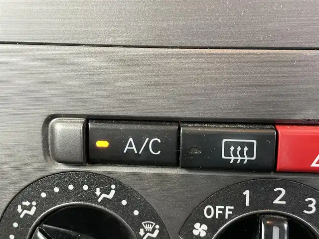 ダイハツ ムーヴ コンテ L 千葉県 2015(平27)年 12.1万km マスカットグリーンメタリック ユーザー買取車両/純正オーディオ/・CD/ラジオ/AUX/キーレスエントリー/社外フロアマット/サイドバイザー/電動格納ミラー/ハロゲンヘッドライト