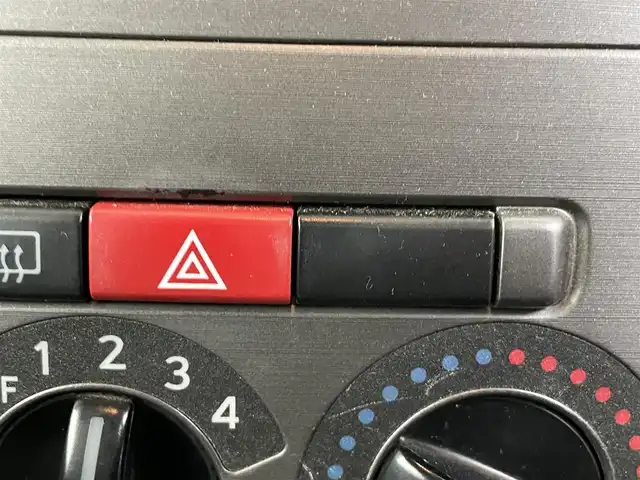 ダイハツ ムーヴ コンテ L 千葉県 2015(平27)年 12.1万km マスカットグリーンメタリック ユーザー買取車両/純正オーディオ/・CD/ラジオ/AUX/キーレスエントリー/社外フロアマット/サイドバイザー/電動格納ミラー/ハロゲンヘッドライト