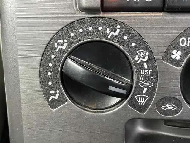 ダイハツ ムーヴ コンテ L 千葉県 2015(平27)年 12.1万km マスカットグリーンメタリック ユーザー買取車両/純正オーディオ/・CD/ラジオ/AUX/キーレスエントリー/社外フロアマット/サイドバイザー/電動格納ミラー/ハロゲンヘッドライト